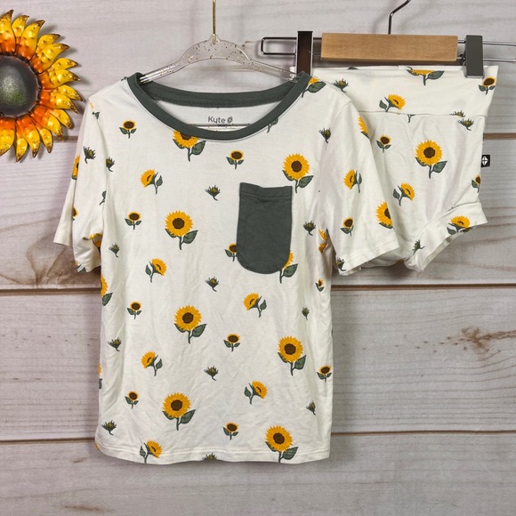 Kyte BABY Other - Kyte Baby Sunflower Bamboo T-Shirt and Bummies Set Cream Olive Green 4T
